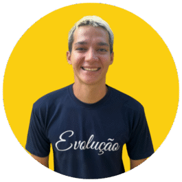 O professor Alan Mariz conduz aula de Educação Física com alunos do Fundamental I e II